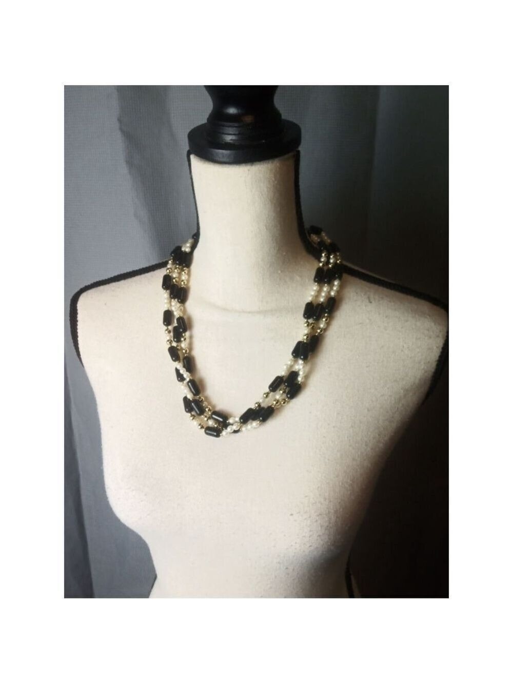 Necklace Black White Beaded